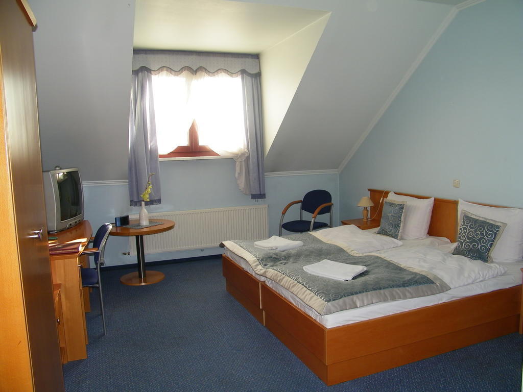 Hotel Restauracja Tawerna Gliwice Room photo