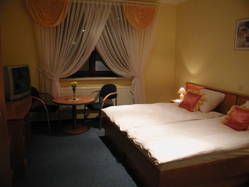 Hotel Restauracja Tawerna Gliwice Room photo
